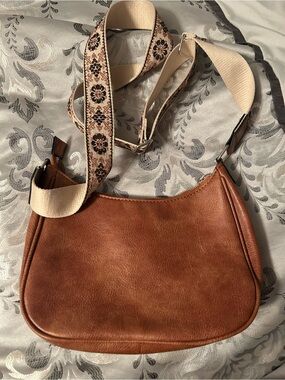 Women’s Tan Leather Crossbody Bag with Patterned Strap